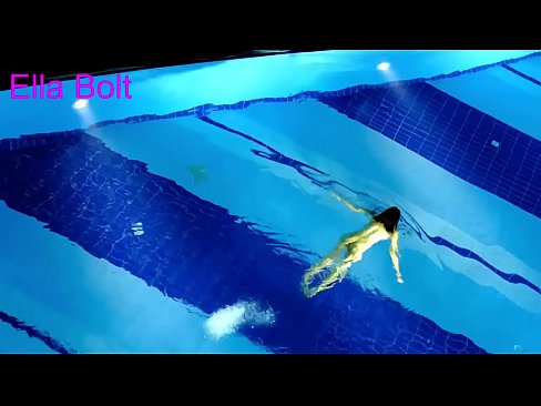 ❤️ मी पाहणे थांबवू शकत नाही, तरुण गोरा ELLA BOLT रिसॉर्ट पूलमध्ये नग्न पोहताना पकडला गेला ❤️  आमच्याकडे mr.osagoassist.ru